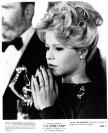 دانلود فیلم The Lonely Lady 1983352727-196139933